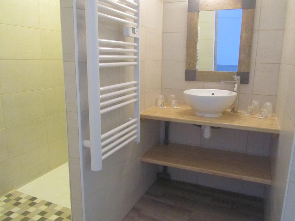 Hotel Restaurant Le Saint Marc Aups Εξωτερικό φωτογραφία
